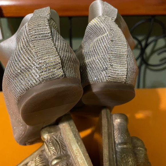 Shoes - Picture 3 of 5